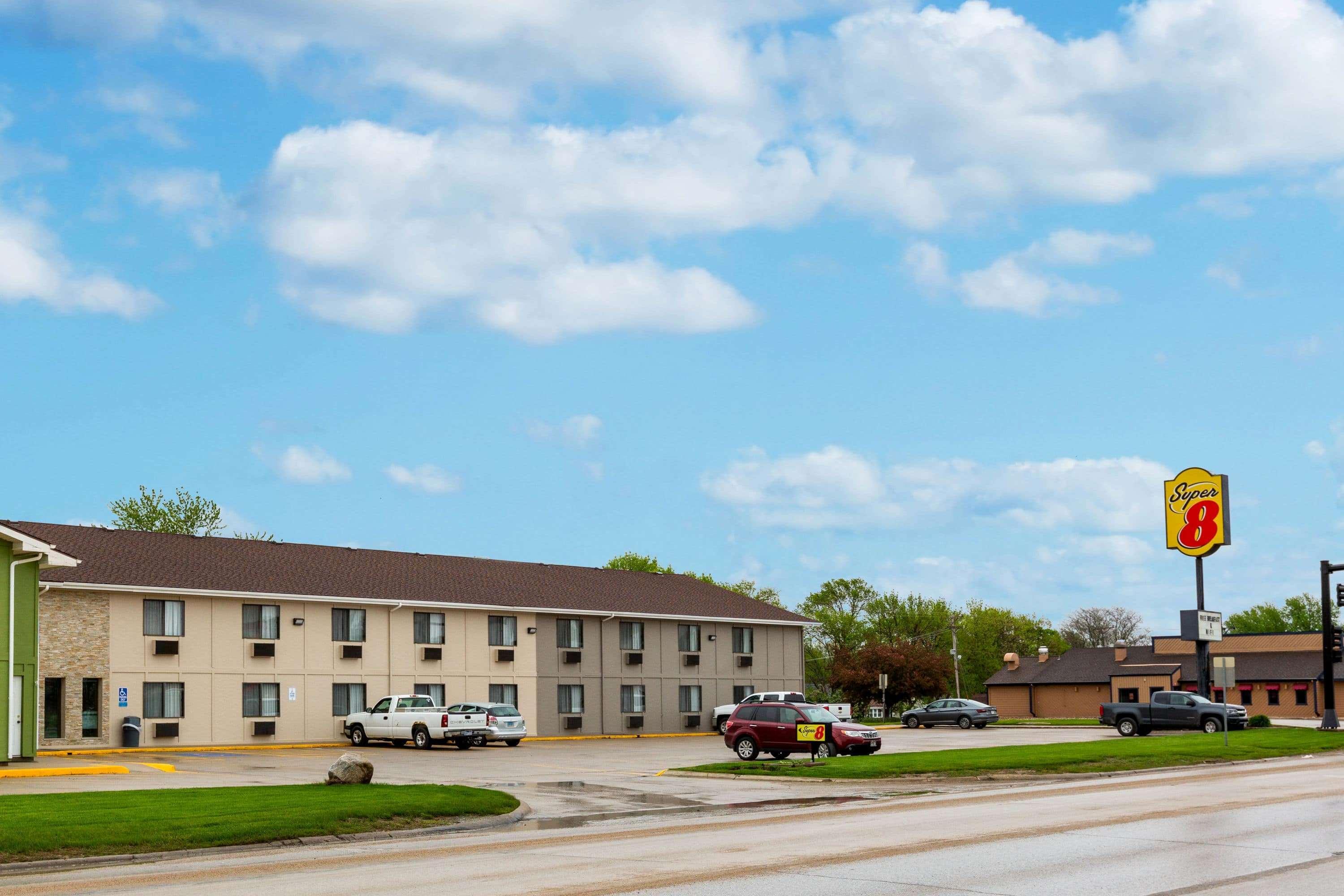 ซูเปอร์ 8 บาย วินด์แฮม สตอร์มเลค Motel Storm Lake ภายนอก รูปภาพ